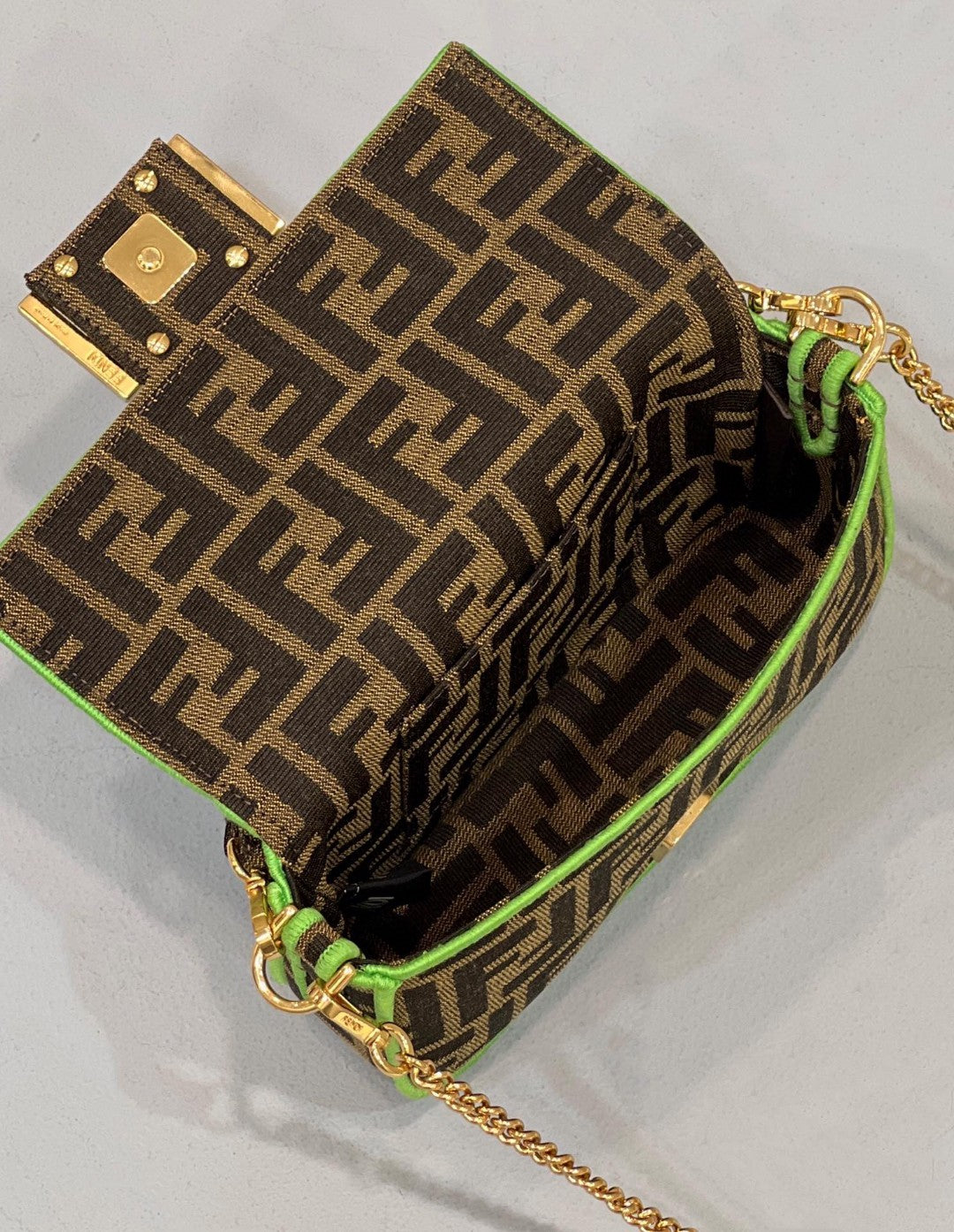 Fendi Baguette Small Brown Fabric Green Border Bag For Woman 18cm/7in