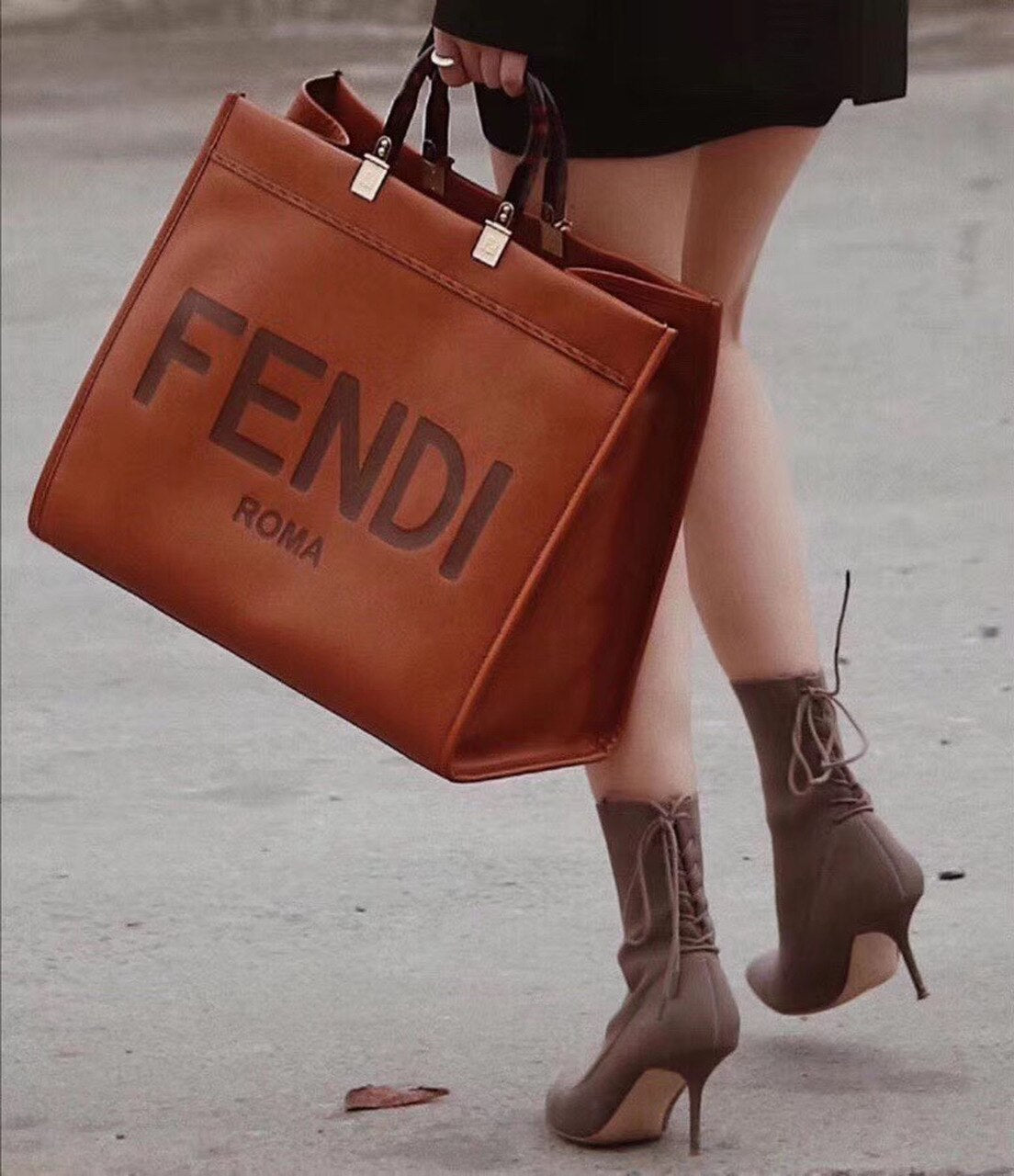 Fendi Sunshine Large Tote Bag Brown