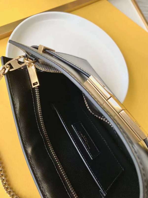 Yves Saint Laurent - Bags   177