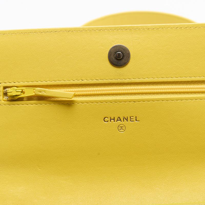 CHANEL 【CHANEL】 CHANEL 19 Matrasse Chain Wallet  Yellow (Gen  Silver Gold)  Wallet  【 Ship】 Khao Yamamoto Online