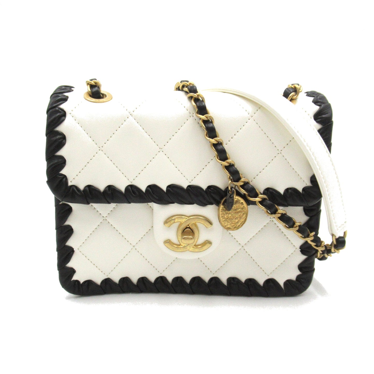 Chanel Chain Shoulder Chain Shoulder Bag  White/Black Chain Shoulder