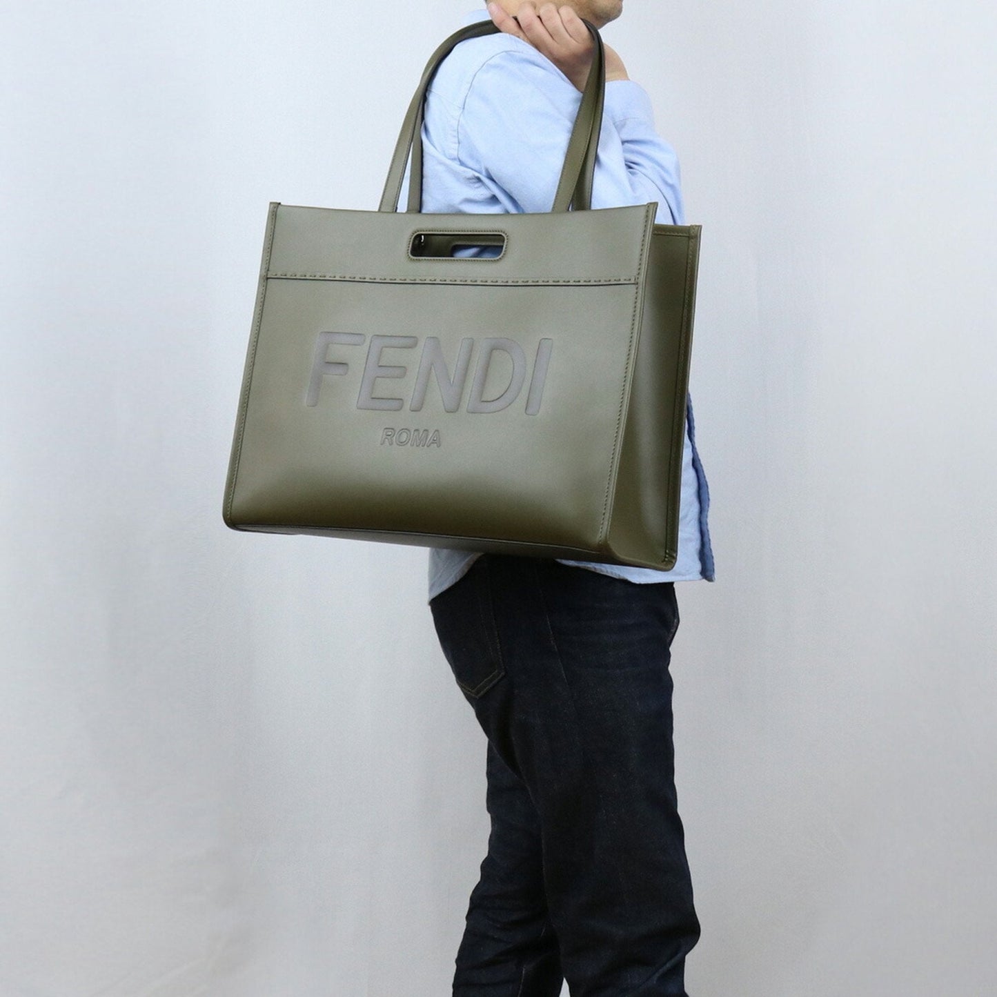 FENDI 7V80 tote bag khaki men's