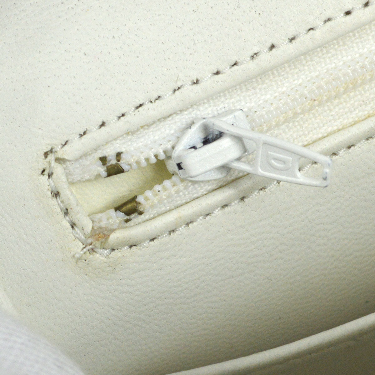 CHANEL * 1989-1991 Classic Double Flap Small White Ostrich