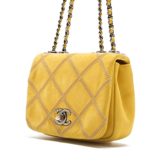 Chanel Mini Trace Turn Lock Ultra Stitch Yellow (Silver G) Shoulder Bag Miniature Shoulder Bag  Bag Hybrid 【 Delivery】 Himalan Bookstore Online