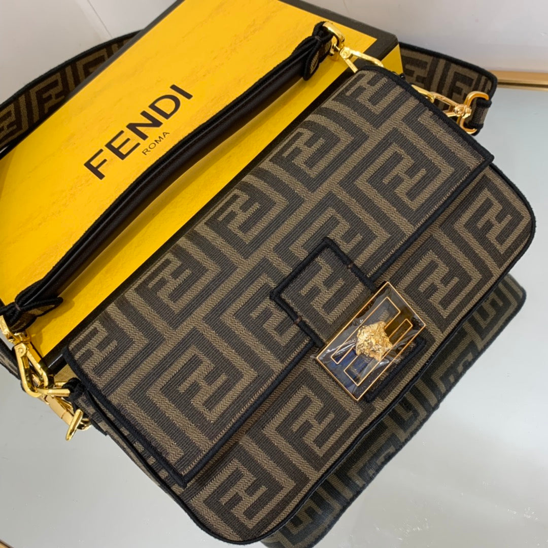 Fendi Baguette Brown fabric Brown Medium Bag For Woman 27cm/10.5in