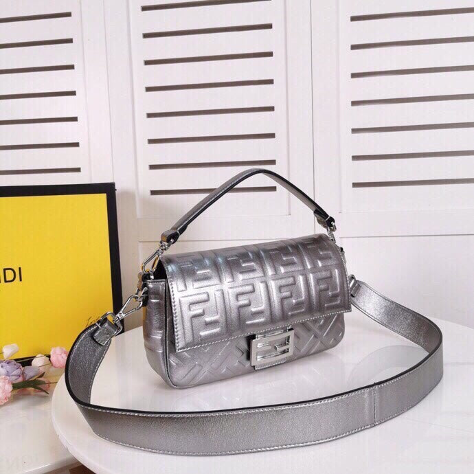 Fendi Baguette Chain Midi Medium Silver Bag For Woman 26cm/10in