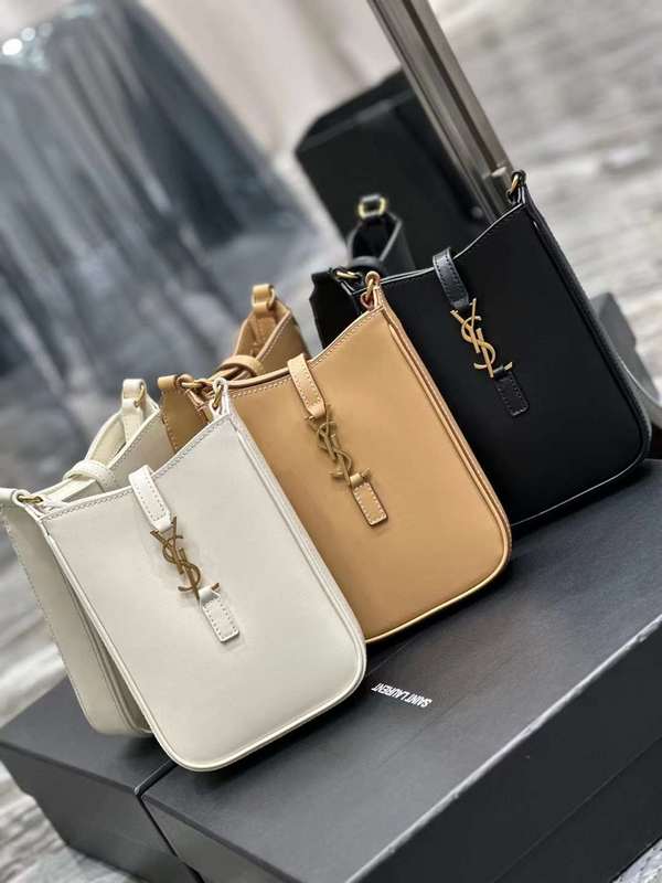 Yves Saint Laurent - Bags   622