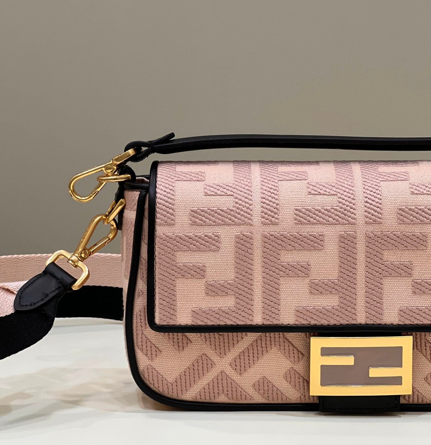 Fendi Baguette Light Pink Crossbody Bags