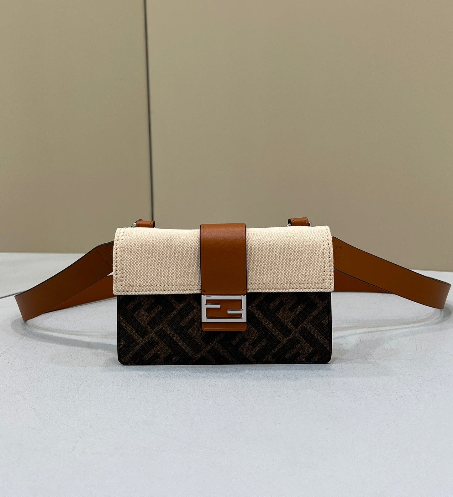 Fendi Baguette Pouch Brown fabric Beige Pouch For Woman 16cm/6in