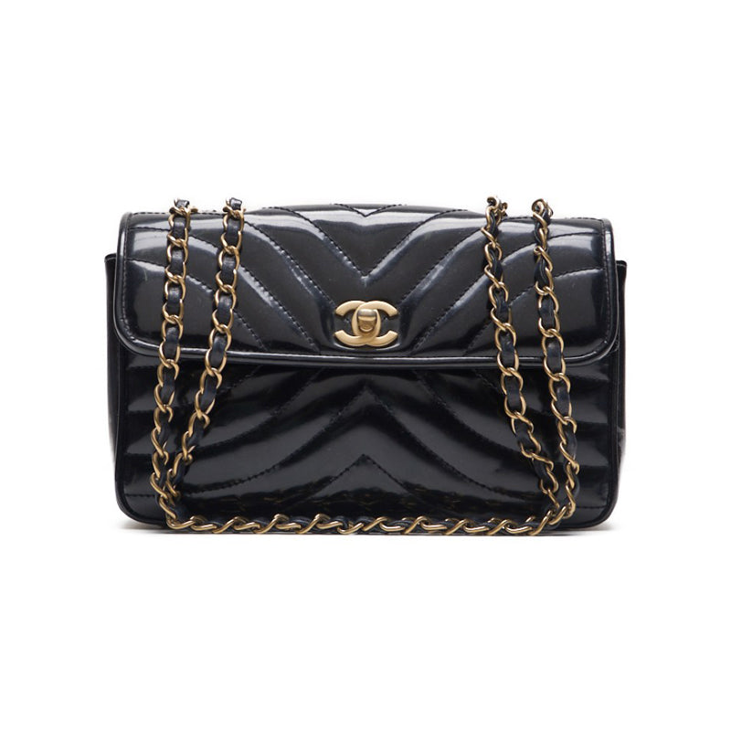 Chanel V-stick Turn-Lock Chain Shoulder Emal Black  Shoulder Bag  Shoulder Bag Mini Shoulder Ladies Bag Hybrid 【 Ship】 SS Himalan Bookstore Online