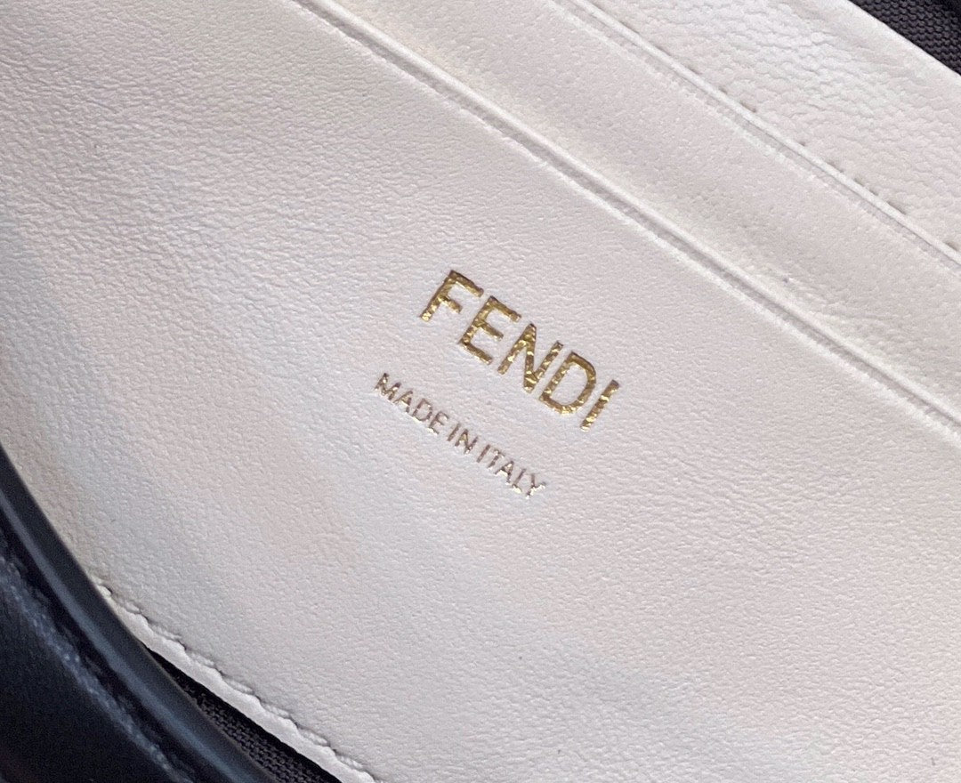 Fendi Baguette Chain Black and White Bag For Woman 19cm/7.5in