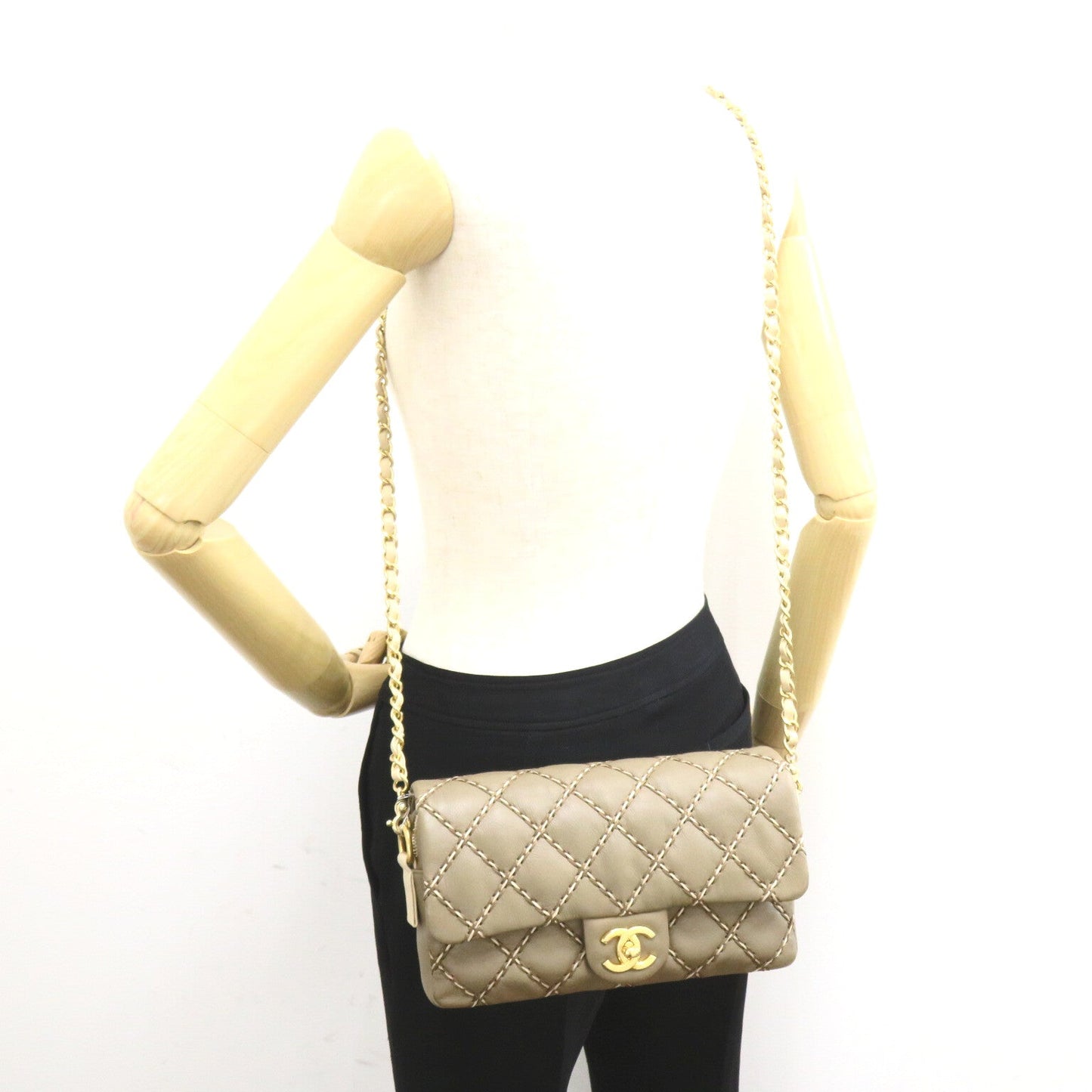 CHANEL CHANEL Chain Sder Chain Shoulder Bag    Beige  Range