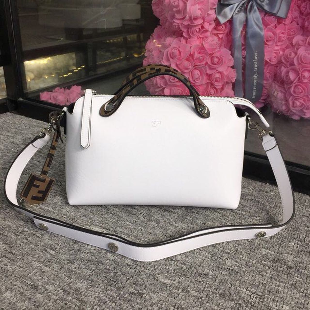 FI By The Way Medium Bag White For Women, Women&#8217;s Handbags, Shoulder And Crossbody Bags 10.6in/27cm FF 8BL1461