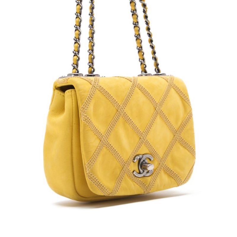 Chanel Mini Trace Turn Lock Ultra Stitch Yellow (Silver G) Shoulder Bag Miniature Shoulder Bag  Bag Hybrid 【 Delivery】 Himalan Bookstore Online