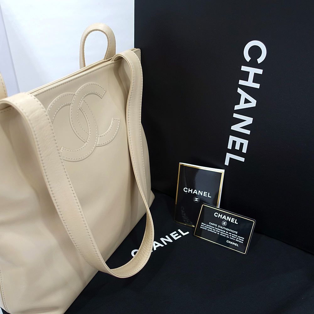 Chanel Handbag  Coco Beige /Gen  Woman  . 5/7  Warranty Card Box