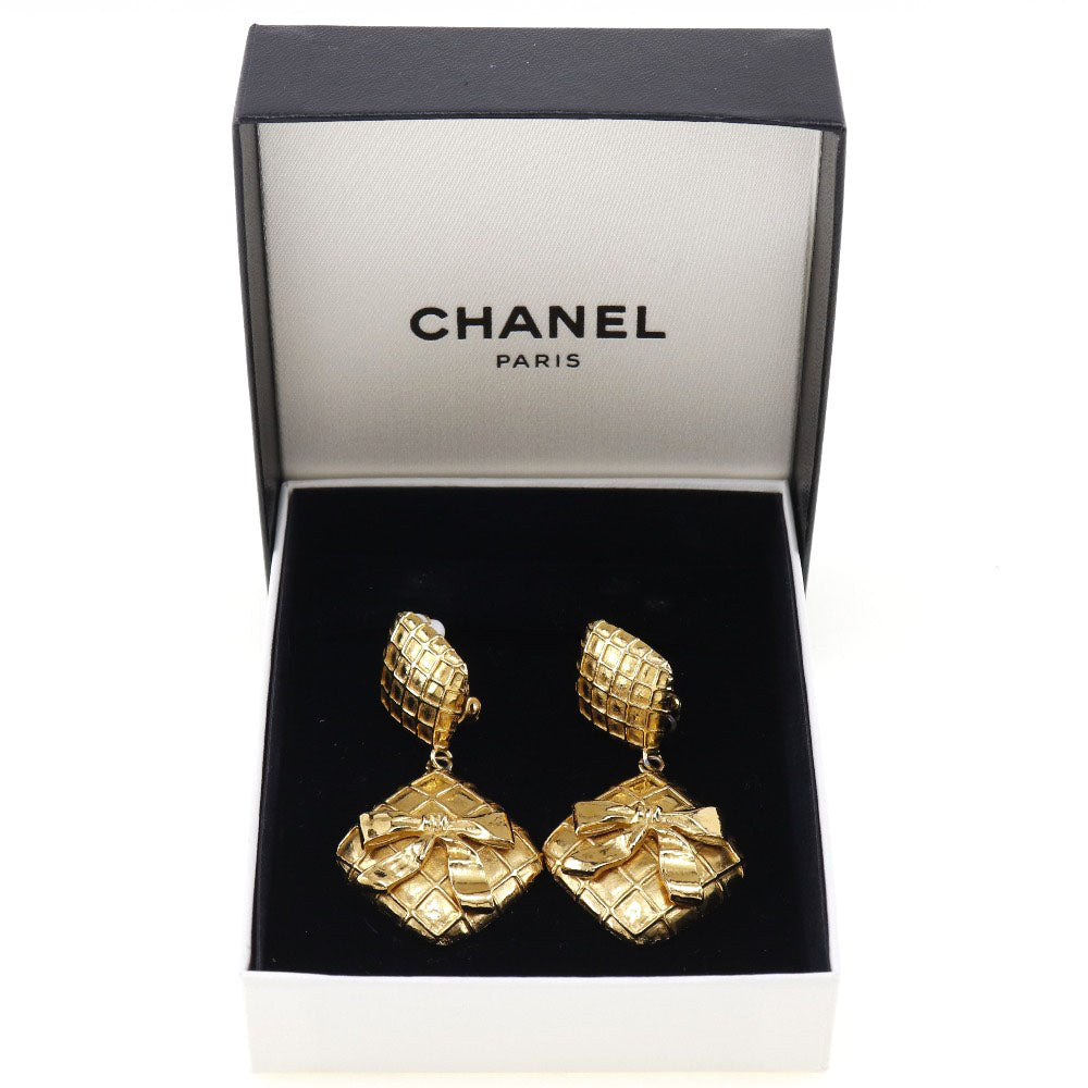 Chanel CHANEL Quilting Earrings G  French Gold Square  43.9g Quilting   Quilting Earrings