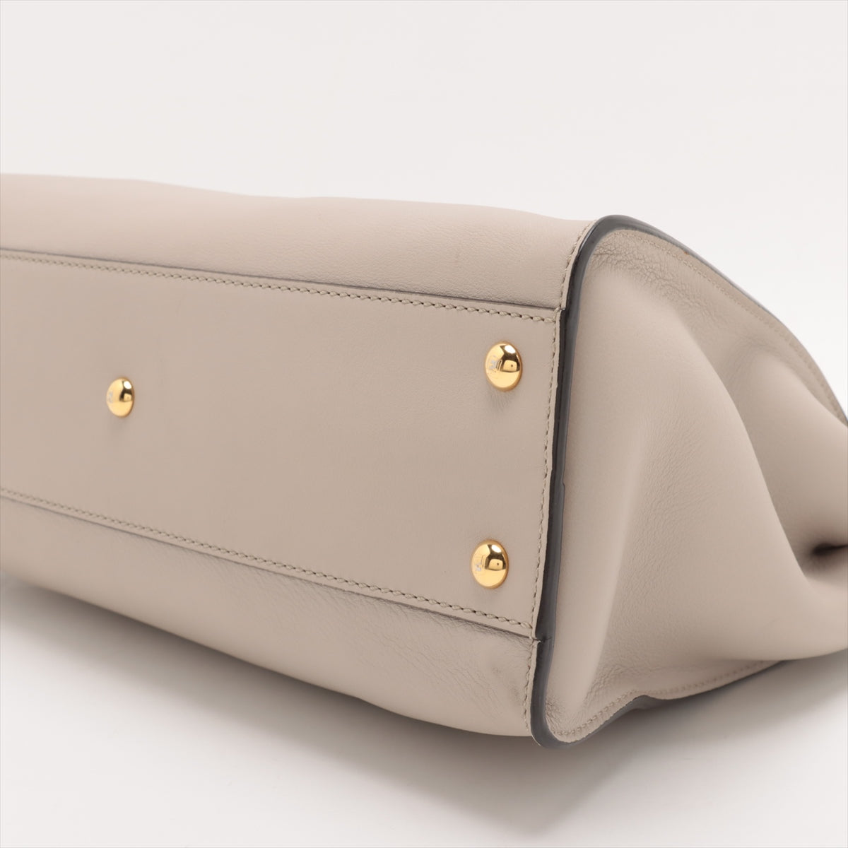 FENDI Peekaboo Medium in Leather Beige 8BN290