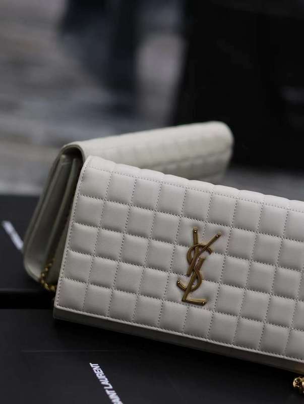 Yves Saint Laurent - Bags   669