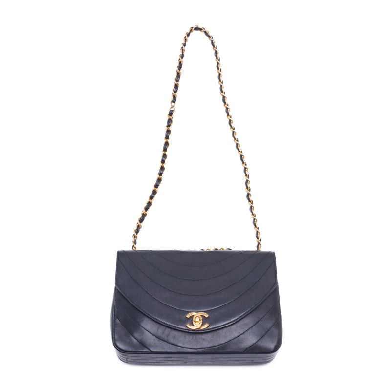 Chanel Border Stitch Round Flap Turnlock Chain Shoulder  Black  Shoulder Bag  Shoulder Bag Ladies Shoulder Bag Hybrid Secondary  Ship] [SS] Dharma Sharma Online