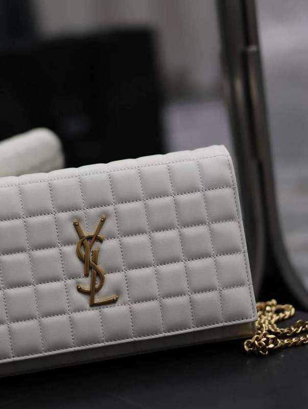 Yves Saint Laurent - Bags   669