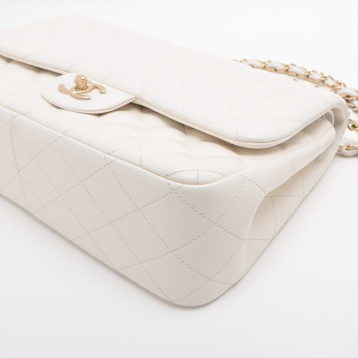 CHANEL DECAMATRASSÉ 30 RAGE Lambskinkin DOBLE FLAP Double Chain Bag White G  17th A58600