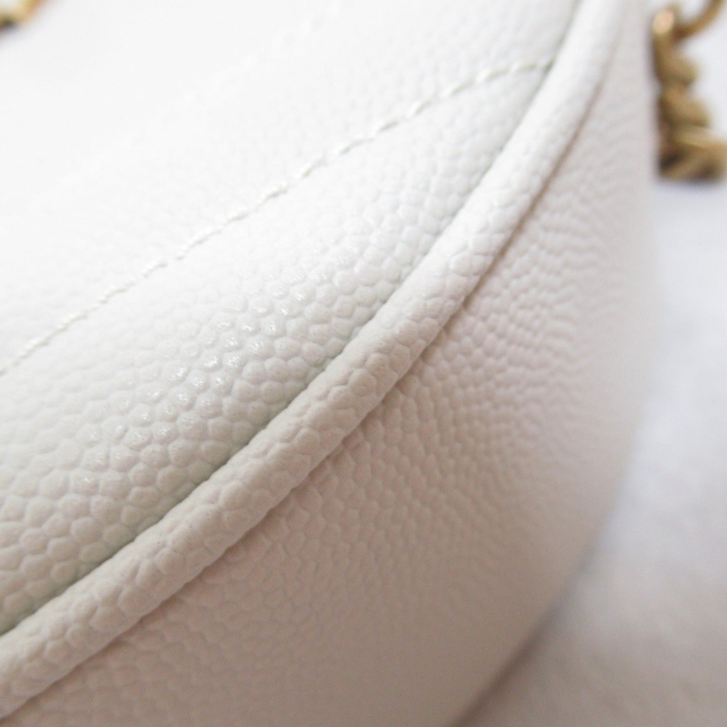 Saint Laurent Chain Shoulder Bag Leather Bag  White 610436