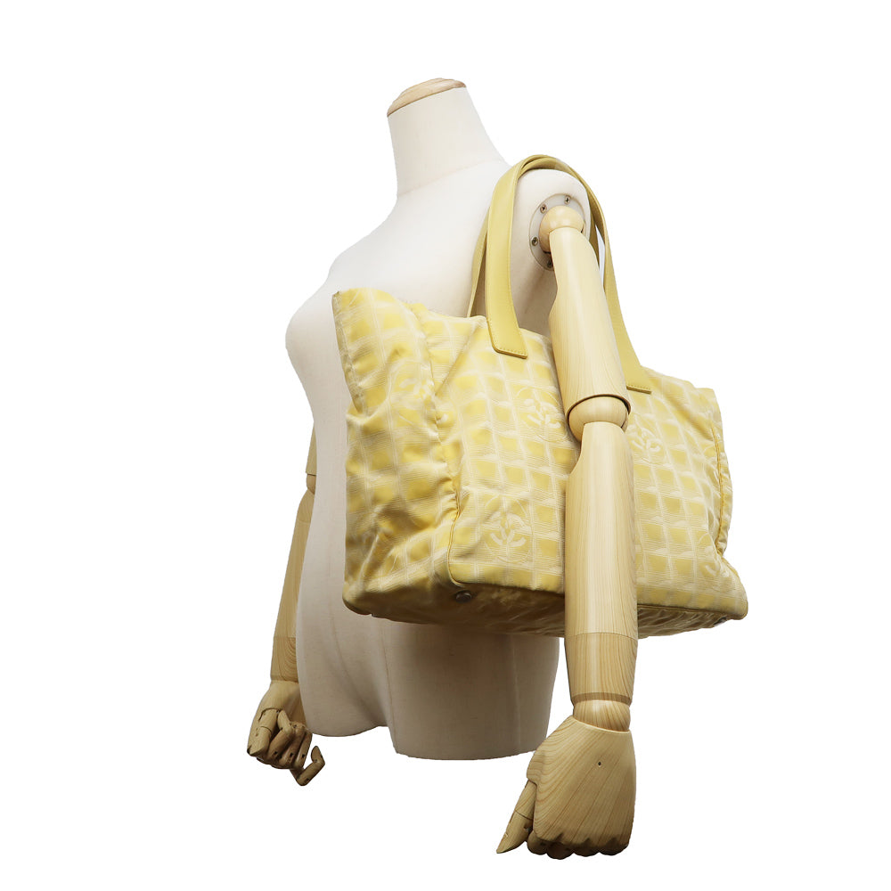 Chanel New Loveel Line Toot MM Handbag Yellow Yellow Shoulder