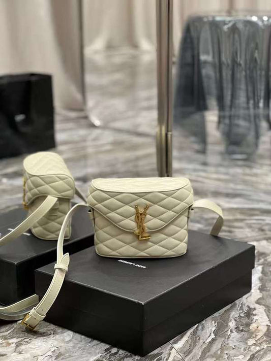 Yves Saint Laurent - Bags   515