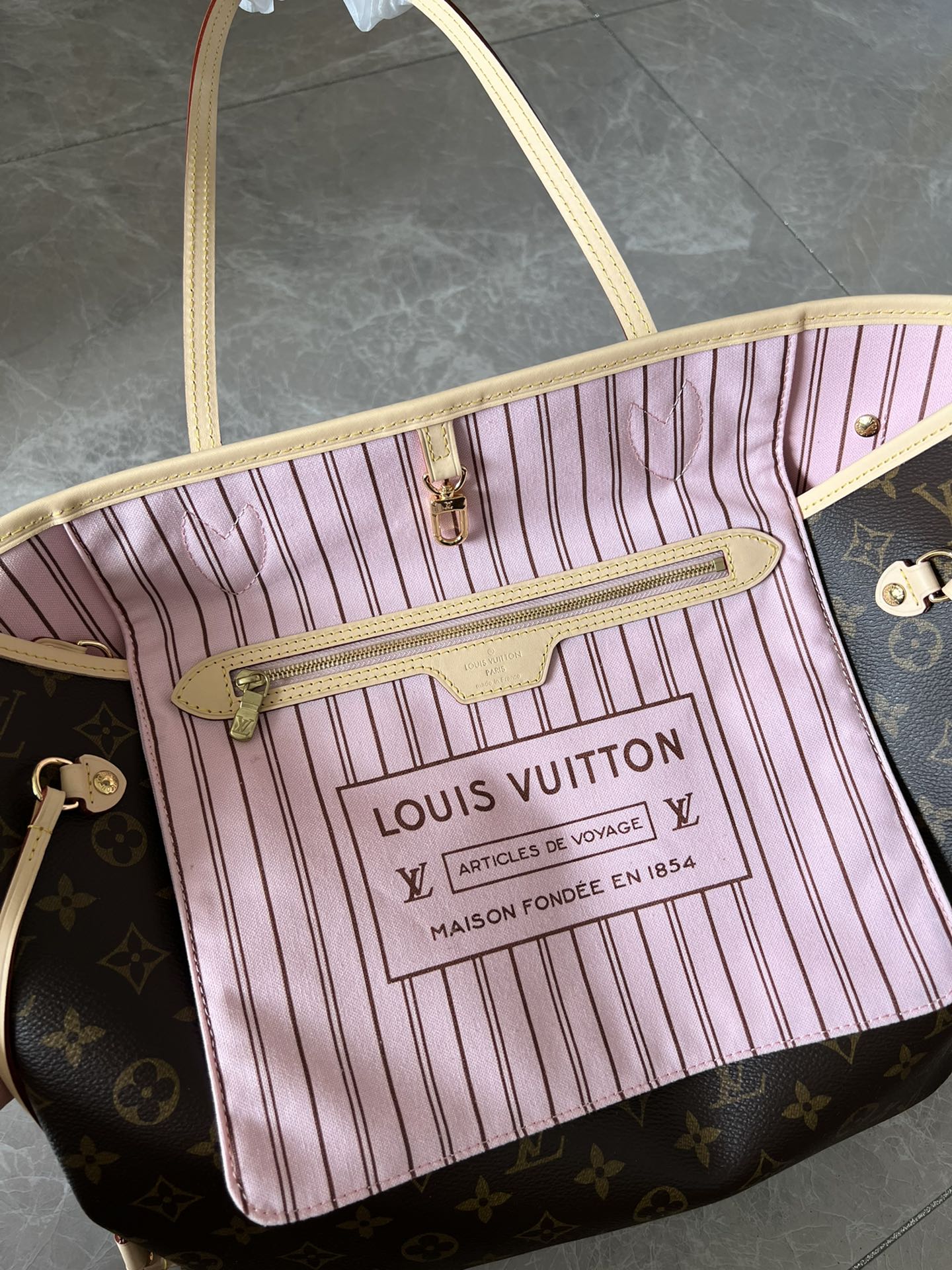 Honix Bags - Luxury Bag - Louis Vuitton -  608