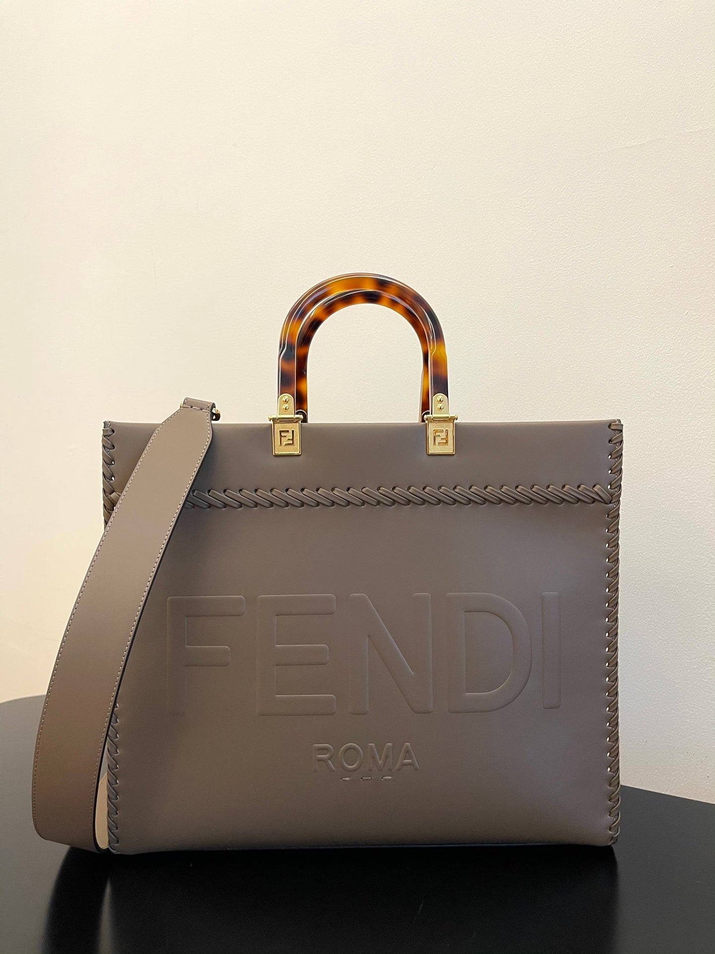 Fendi Sunshine Shopper Medium Bag