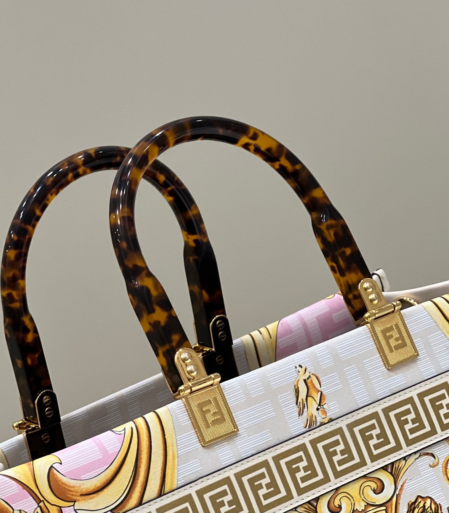 Fendi Sunshine Shopper Meduim Bag