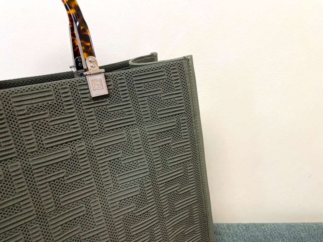 Fendi Sunshine Shopper Meduim Bag