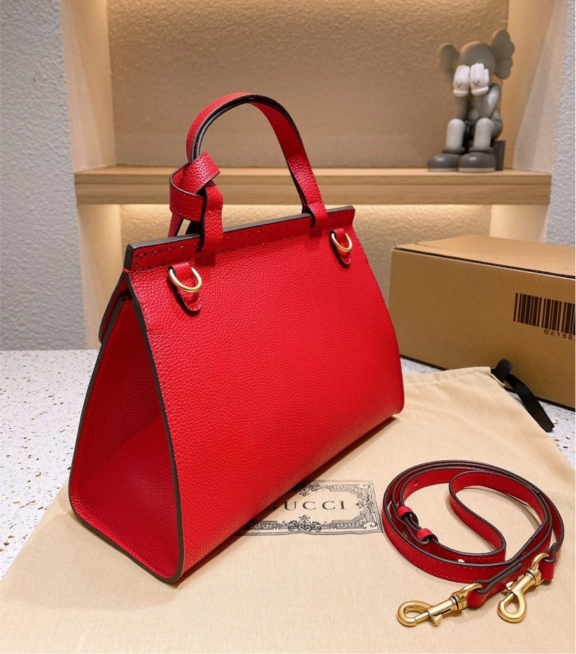 Gucci woman leather shoulder handbag