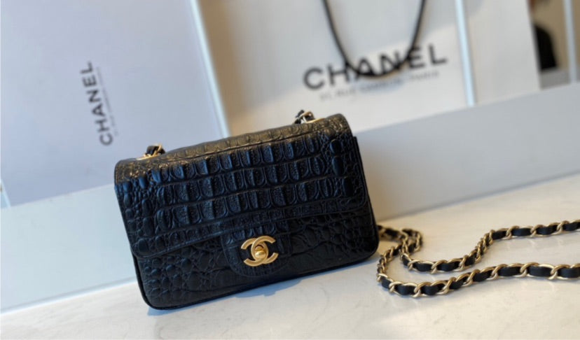 Woman Chanel black Handbag