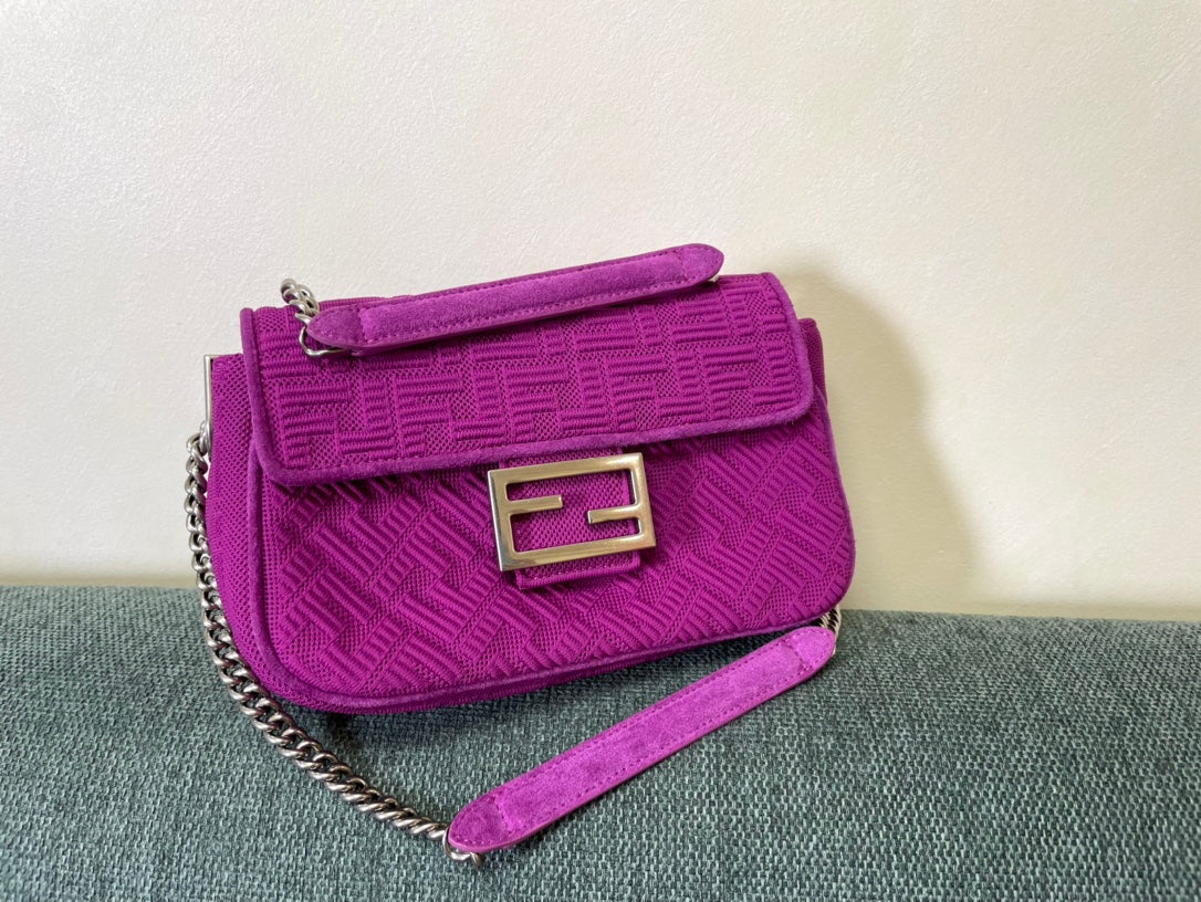 Fendi Midi Baguette Chain Bag