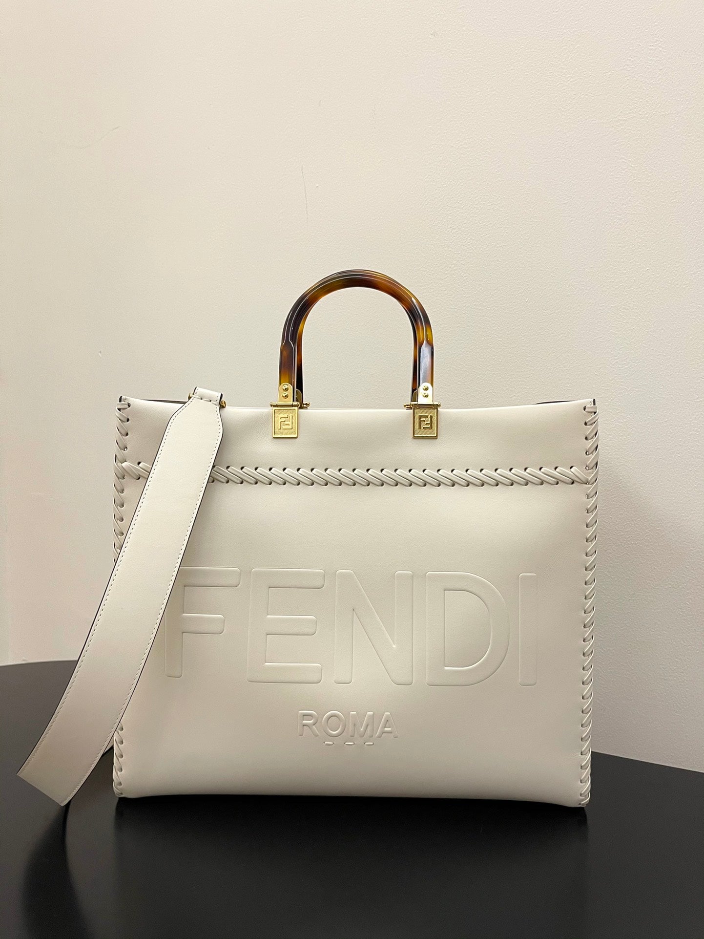 Fendi Sunshine Shopper Medium Bag