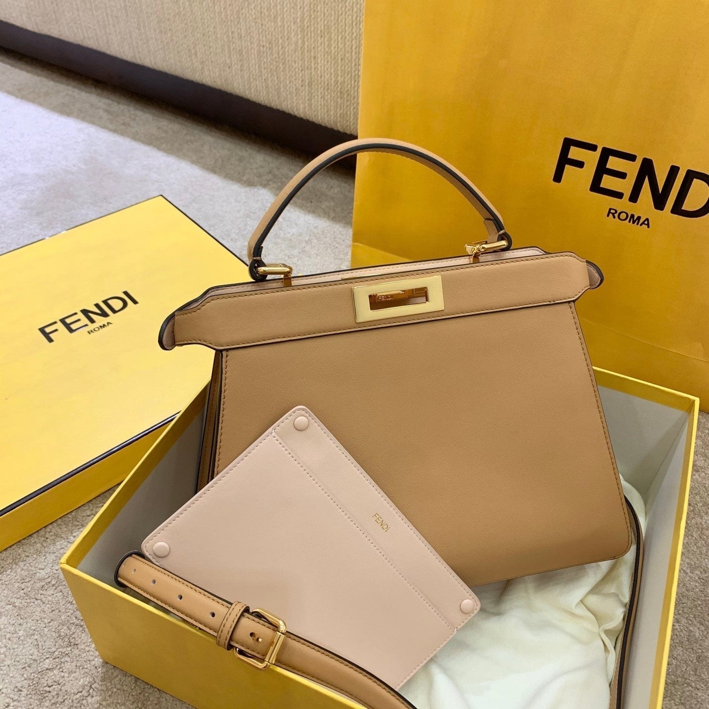 Fendi Peekaboo  Small iseeu Bag