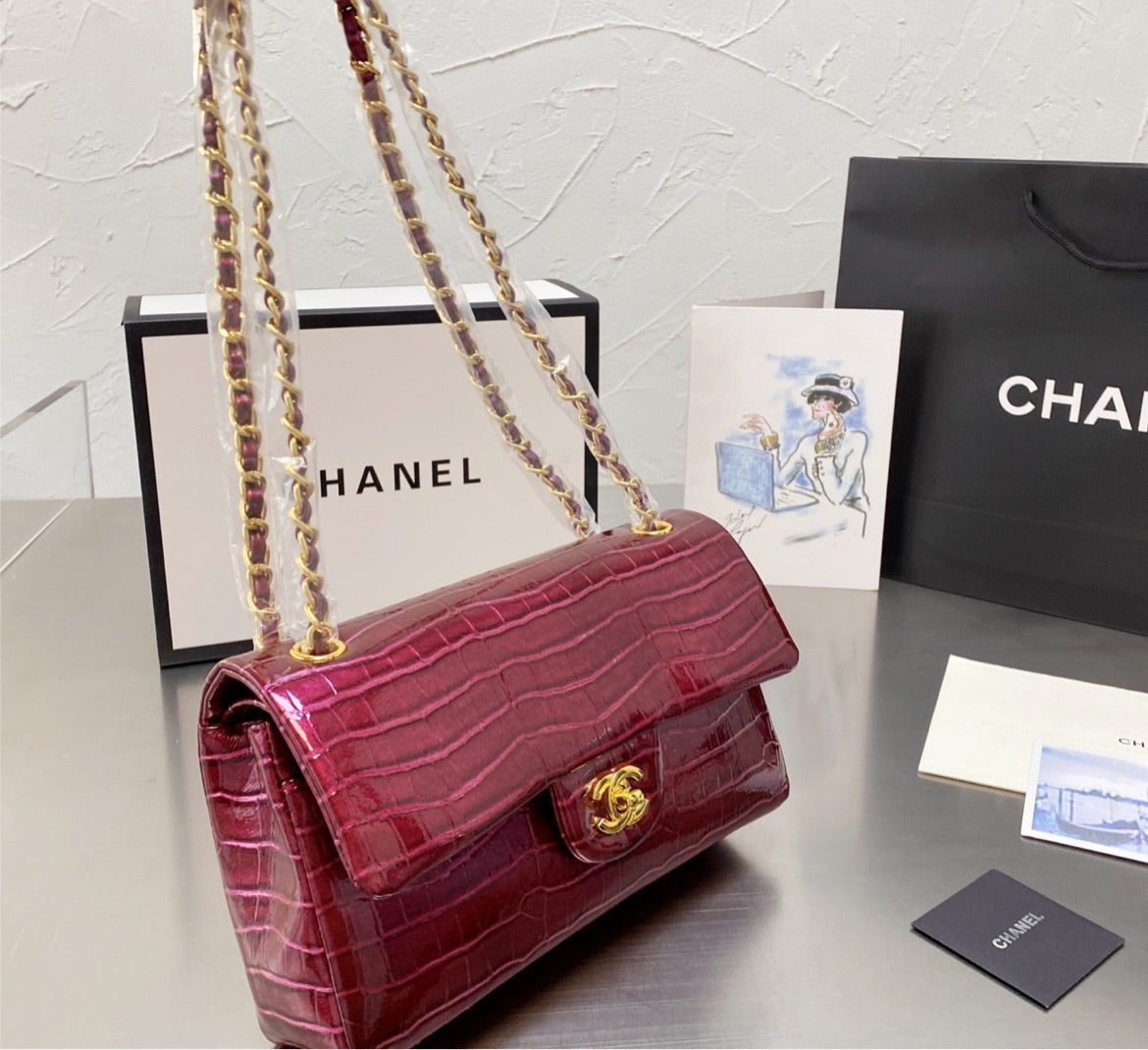 Woman Chanel shoulder bag