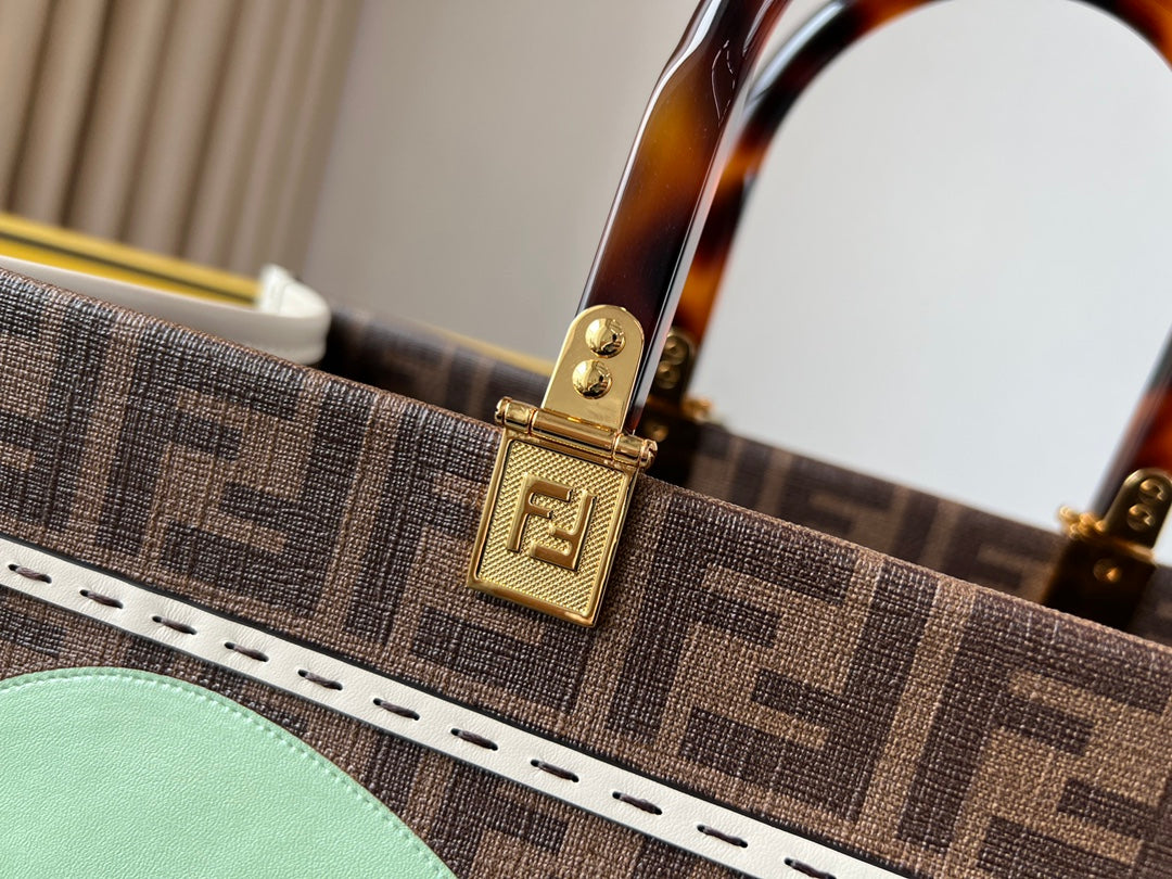 Fendi Sunshine Shopper Meduim Bag