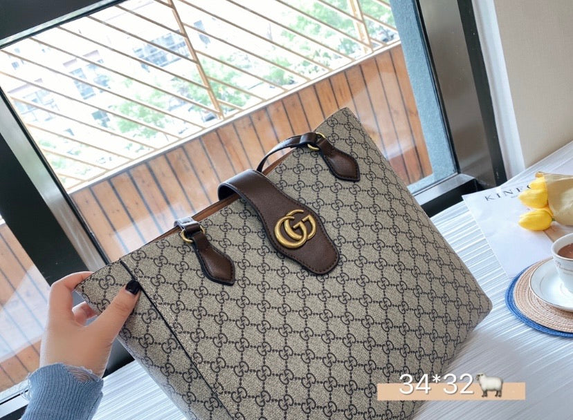 Gucci woman shoulder Handbag