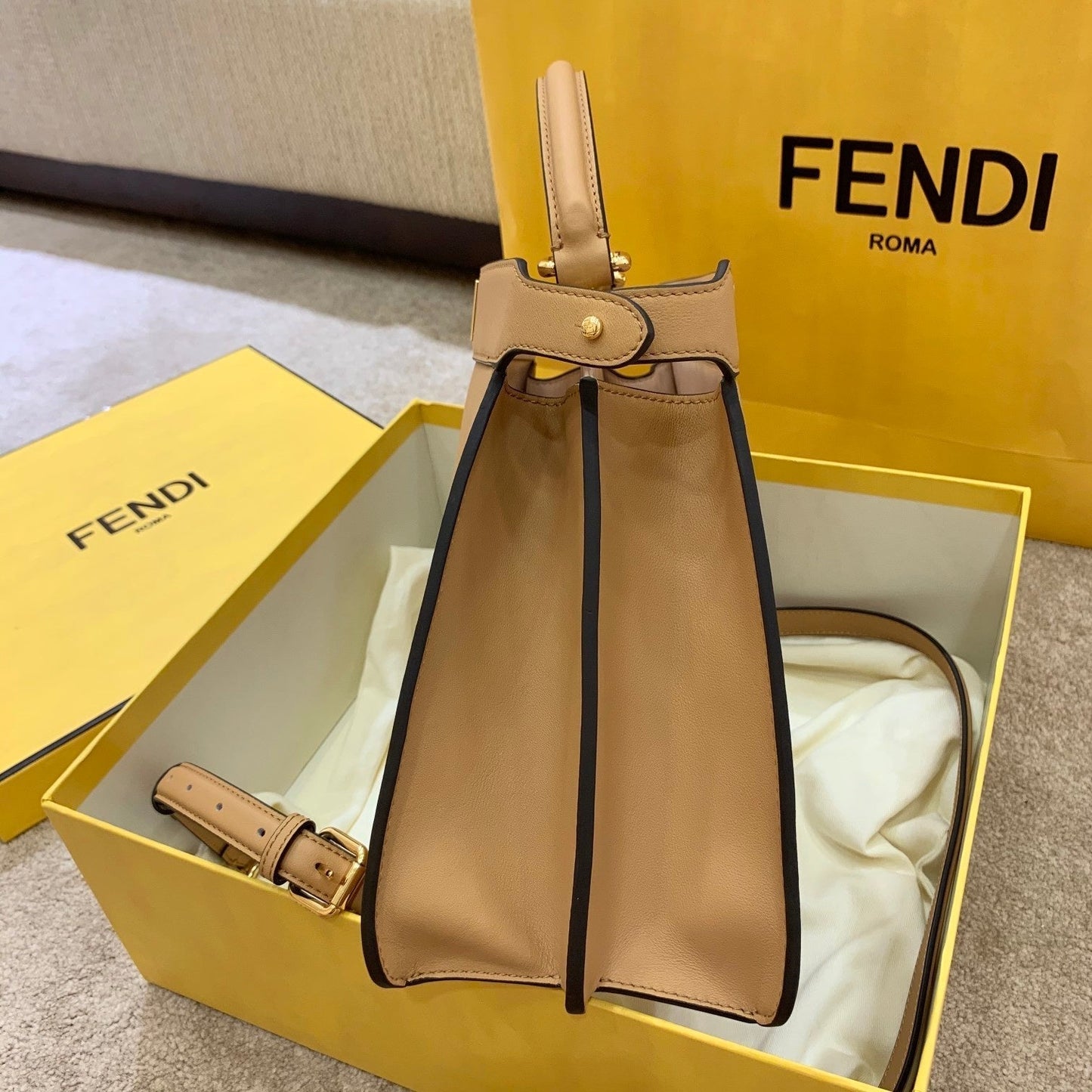 Fendi Peekaboo  Small iseeu Bag