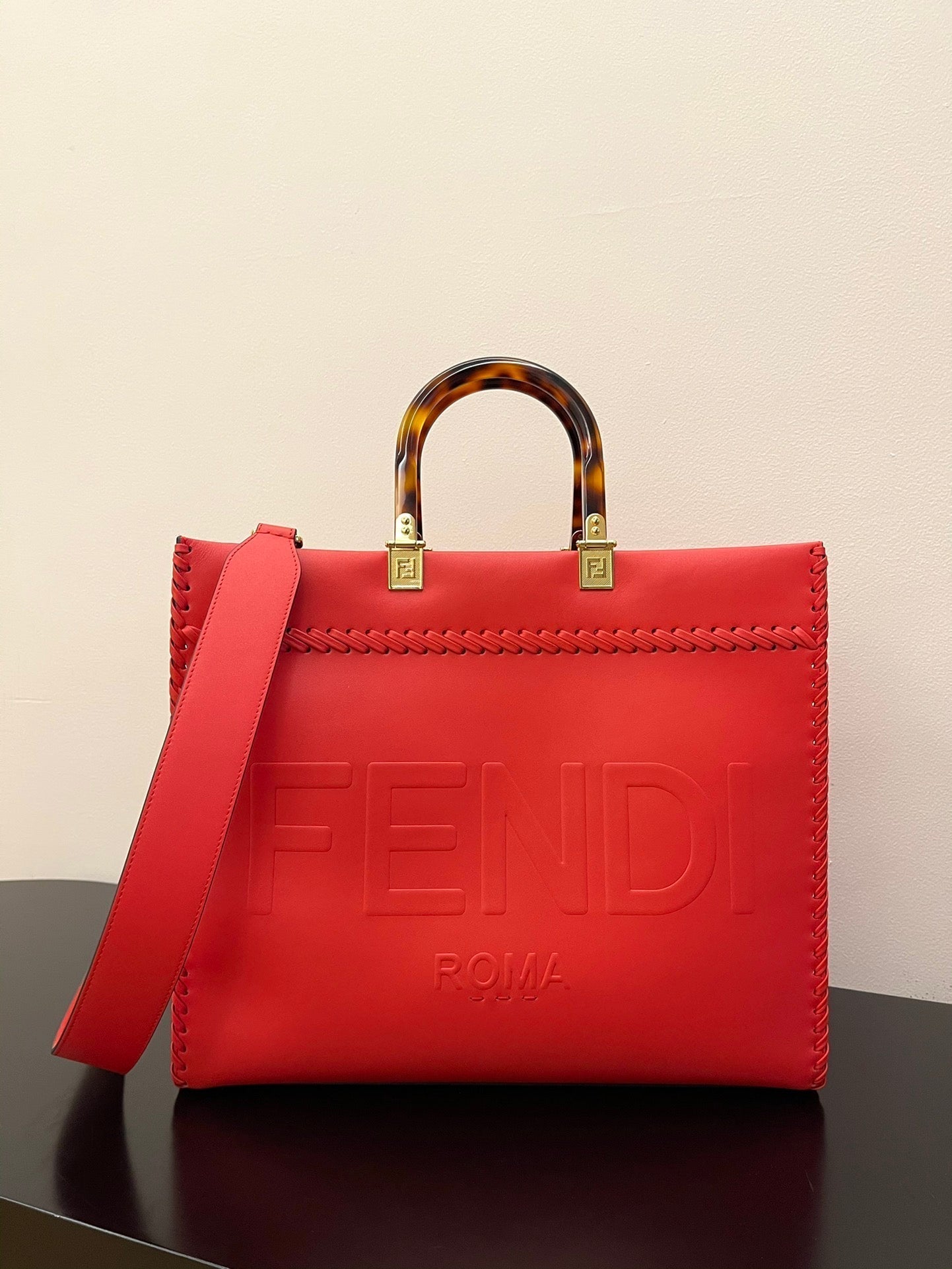 Fendi Sunshine Shopper Medium Bag