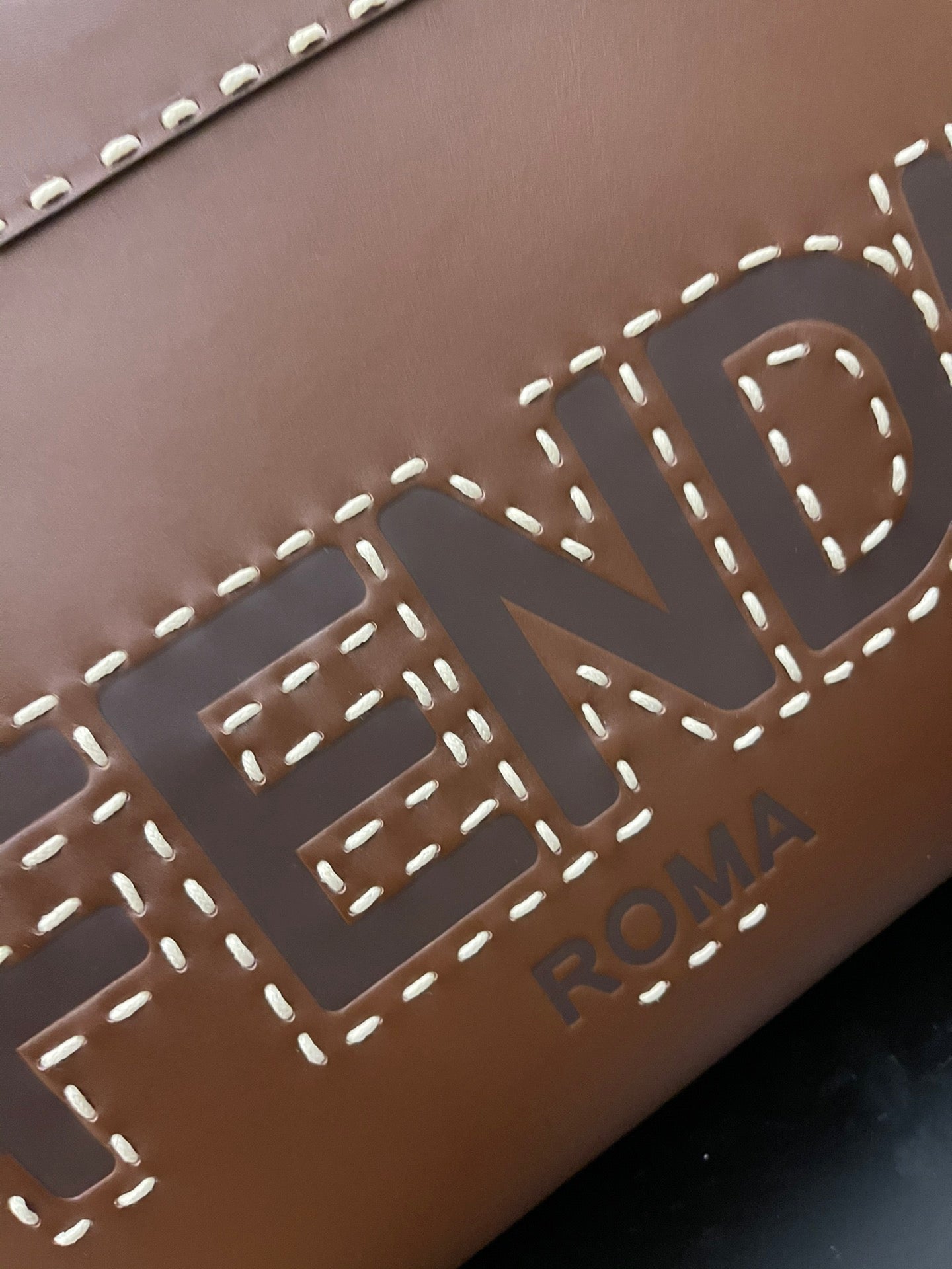 Fendi Sunshine Shopper Medium Bag