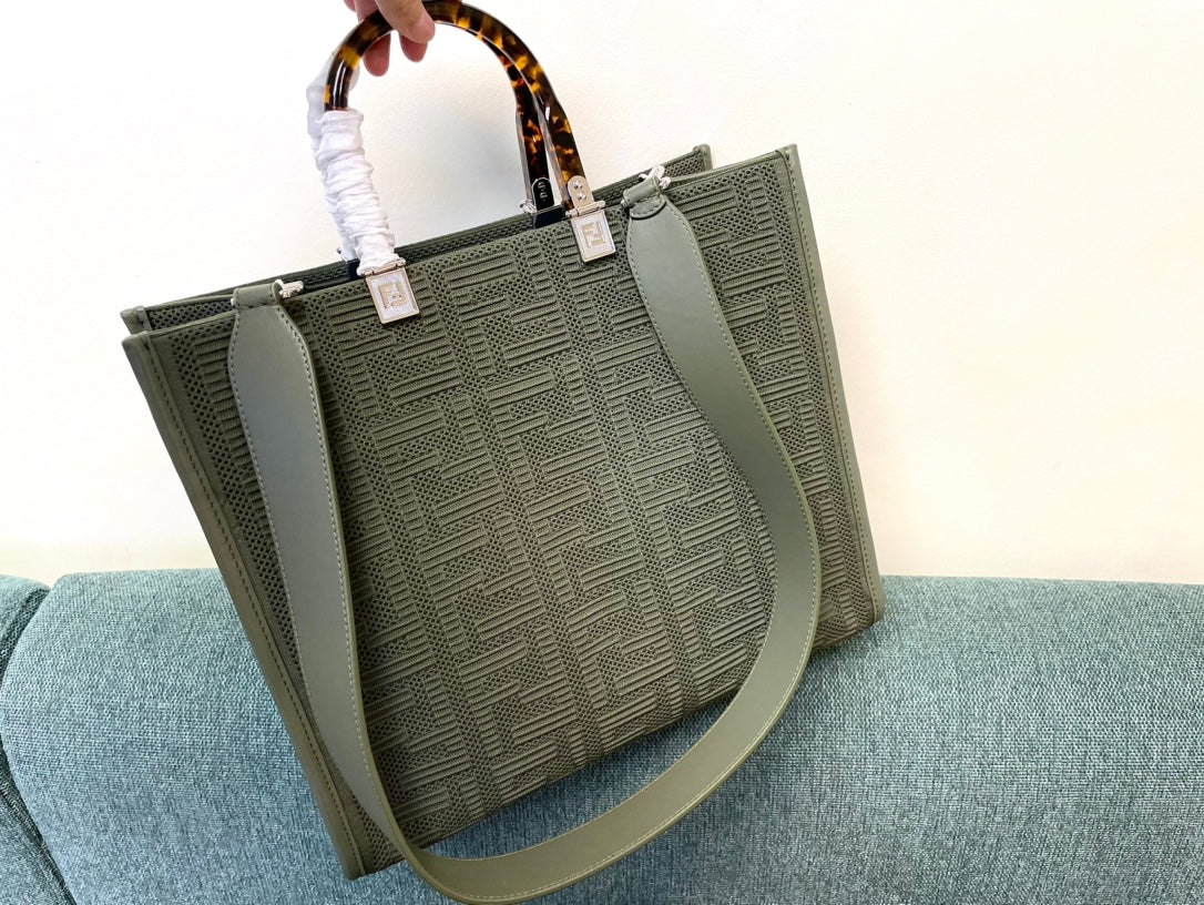 Fendi Sunshine Shopper Meduim Bag