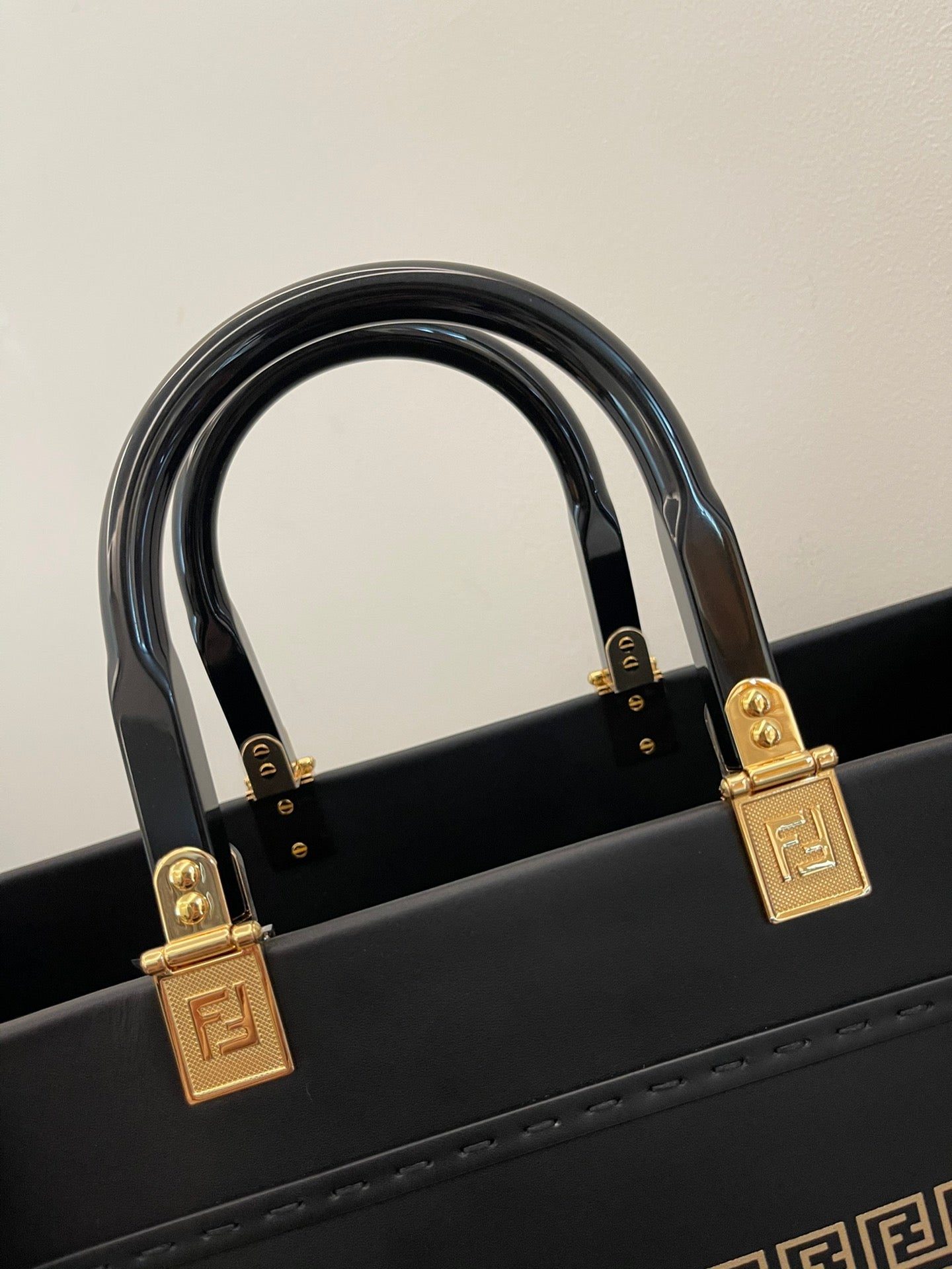 Fendi Sunshine Shopper Meduim Bag