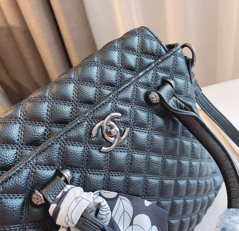 Black Chanel leather Handbag