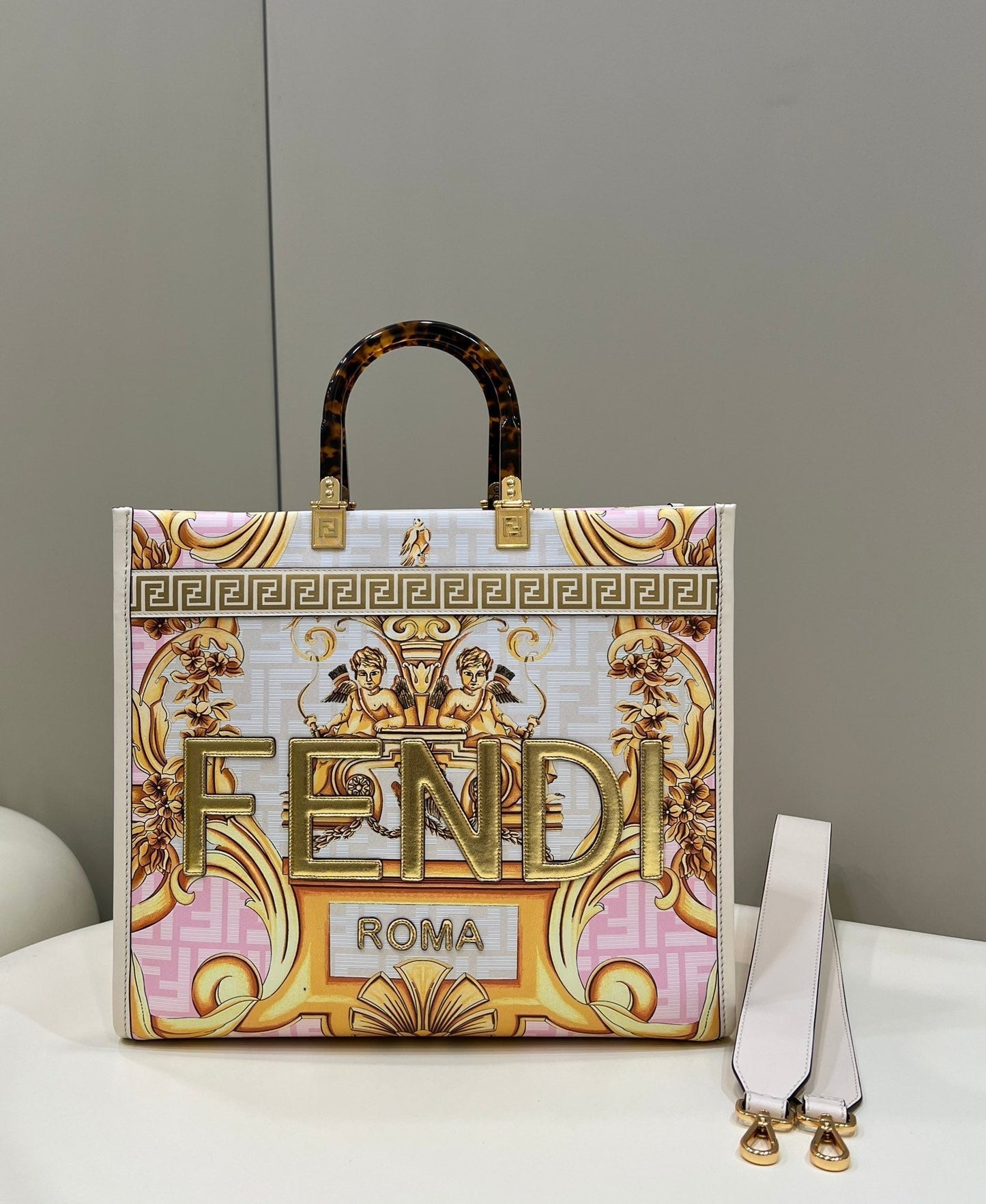 Fendi Sunshine Shopper Meduim Bag