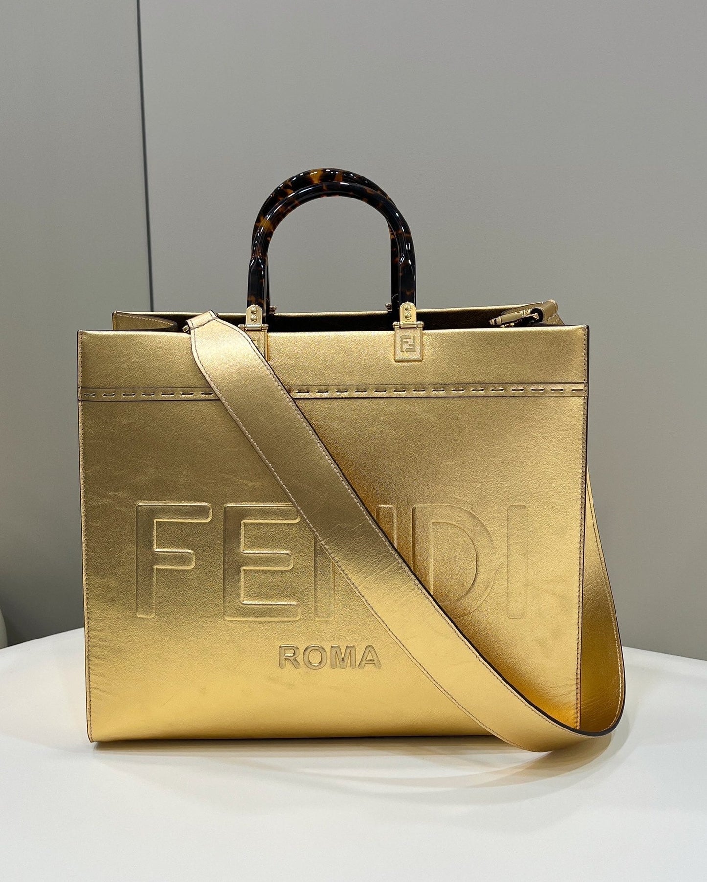 Fendi Sunshine Shopper Meduim Bag