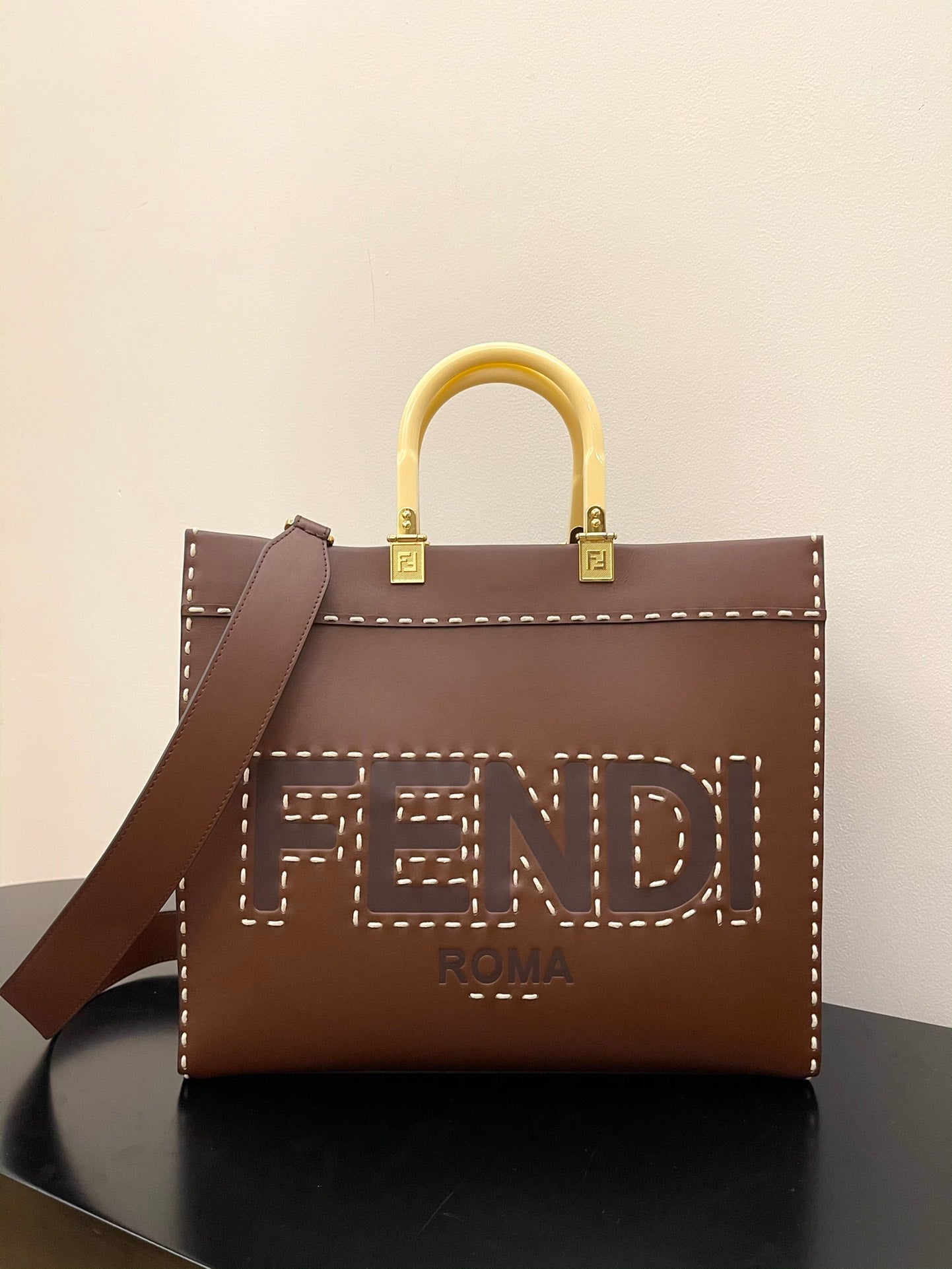 Fendi Sunshine Shopper Medium Bag