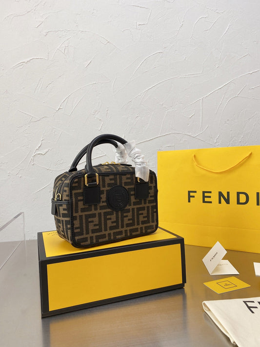 Luxury Designer Bags Fendi 110